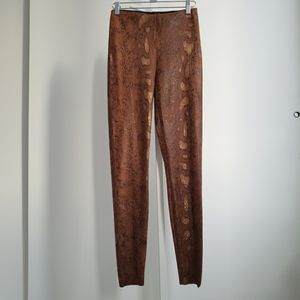 *Sold* Women Snake Skin Pattern Skinny Leggings Pull On Pants Brown Size 26 NWOT
